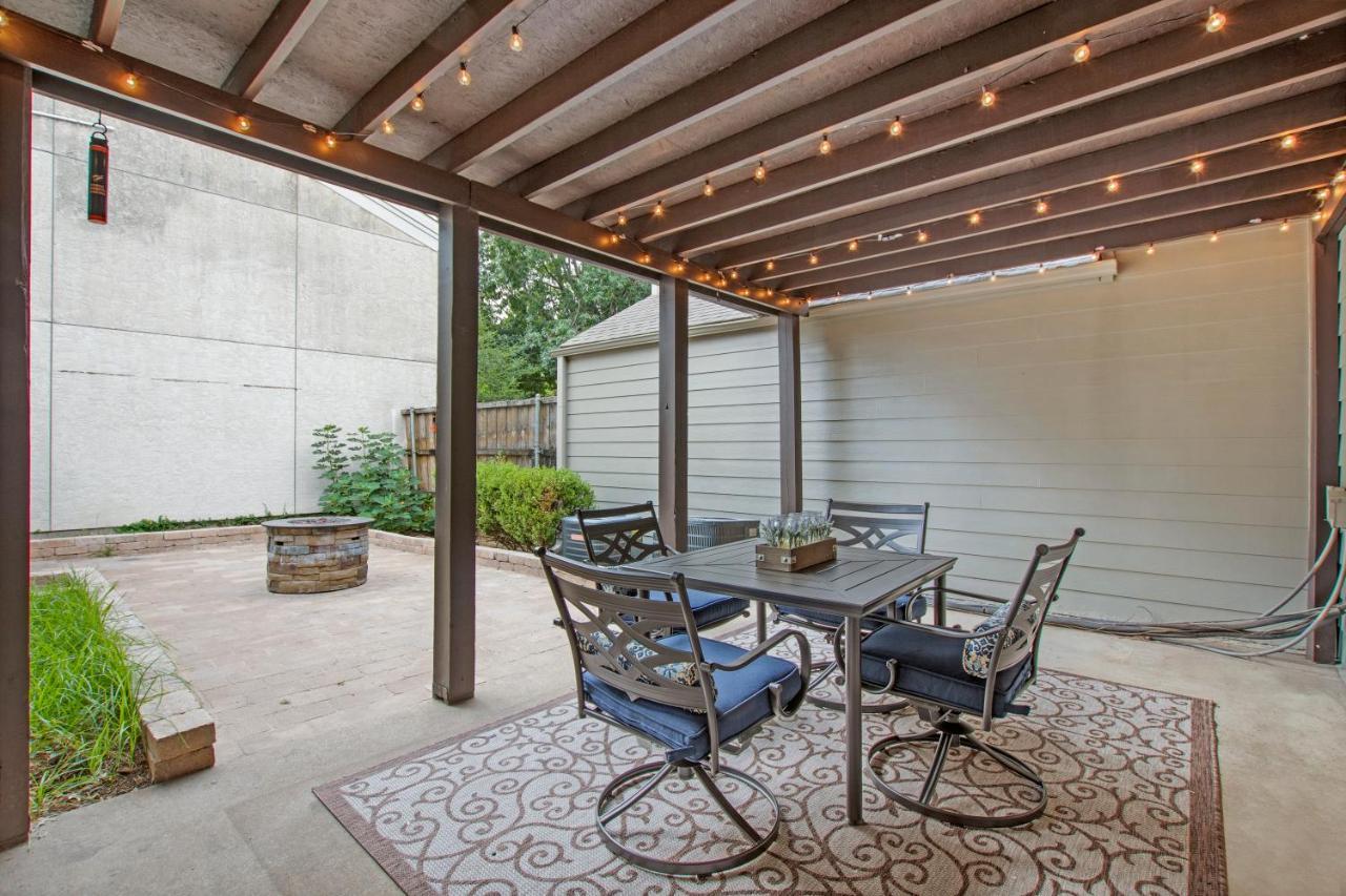 Cjs Cozy Farmhouse 2-Story Uptown Home Dallas