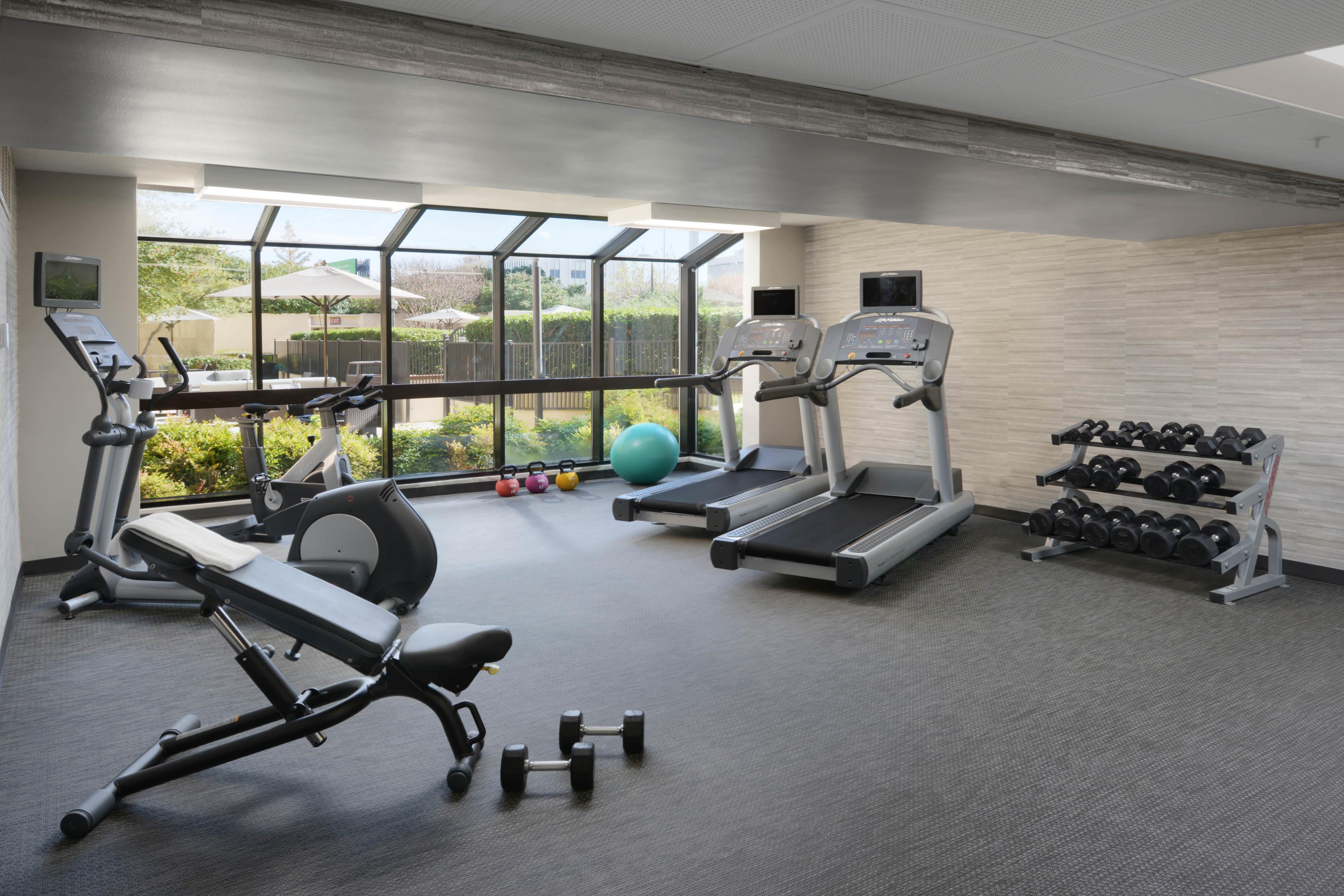 Sonesta Select Expressway