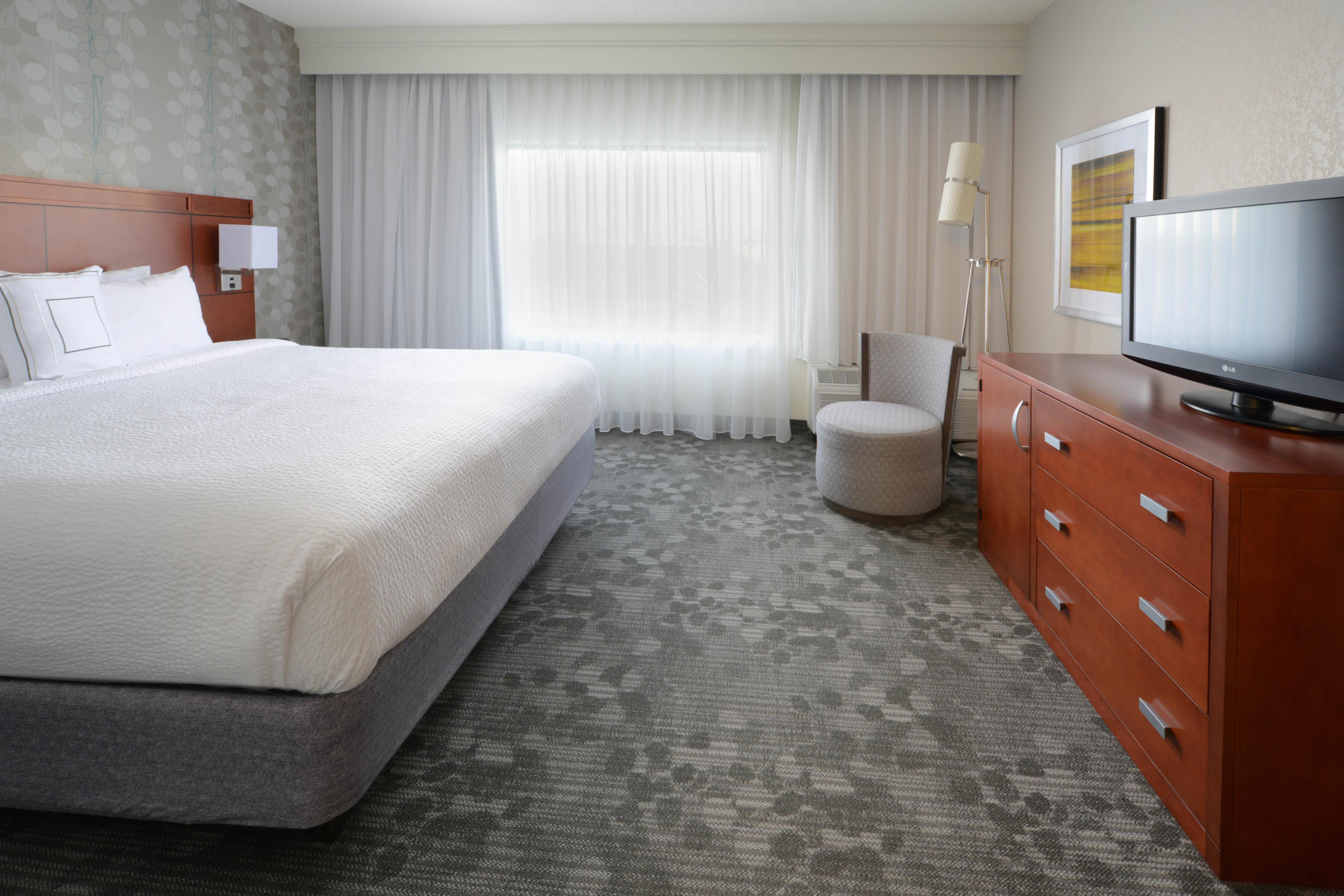 Sonesta Select Expressway Hotel