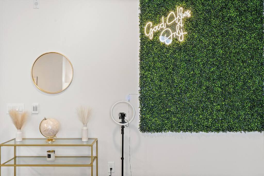 The Emerald Escape Apartment Dallas