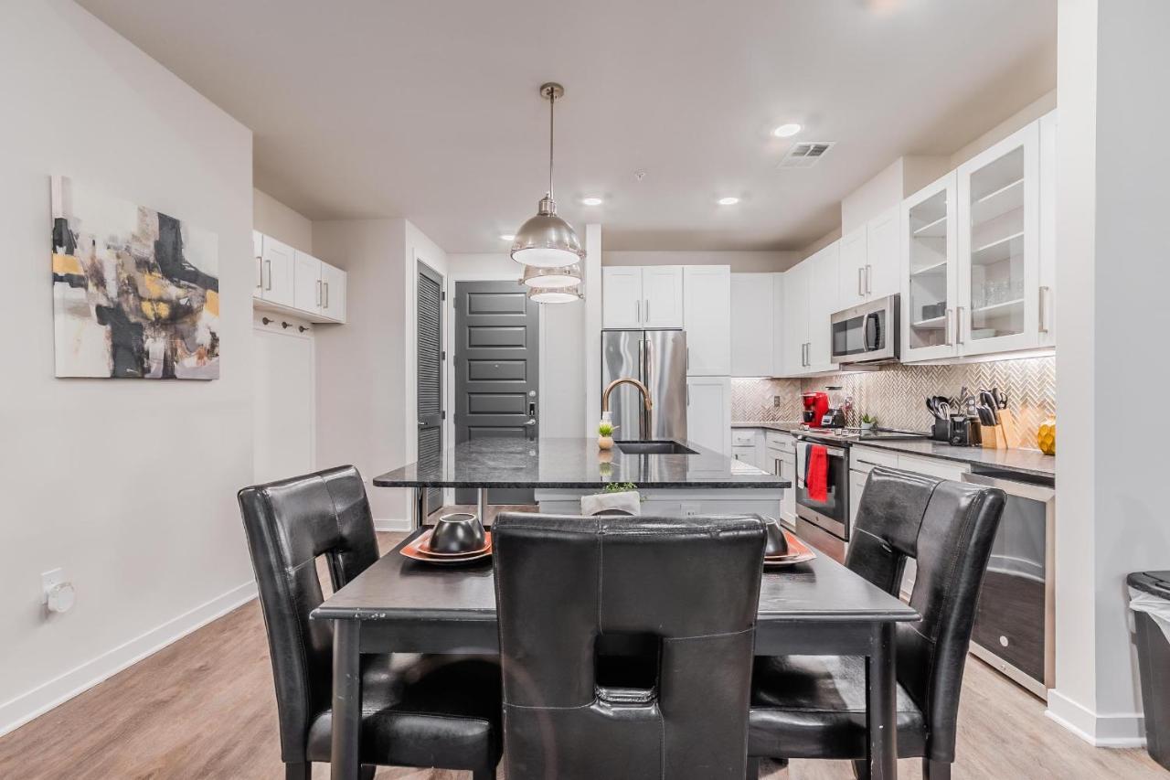 Corporate Suites At Deep Ellum Near Baylor University Medical Center Apartment *