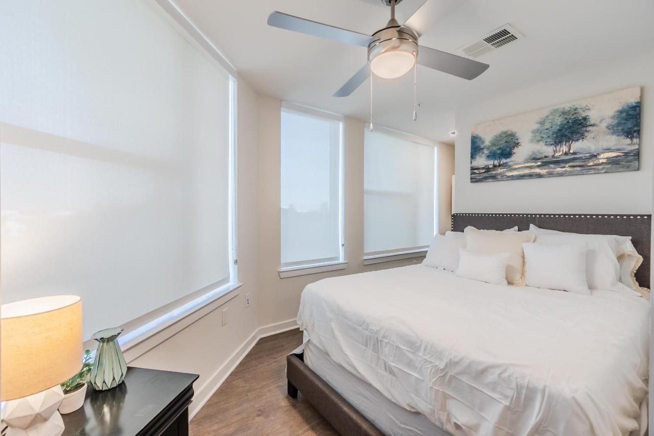 Corporate Suites At Deep Ellum Near Baylor University Medical Center Apartment