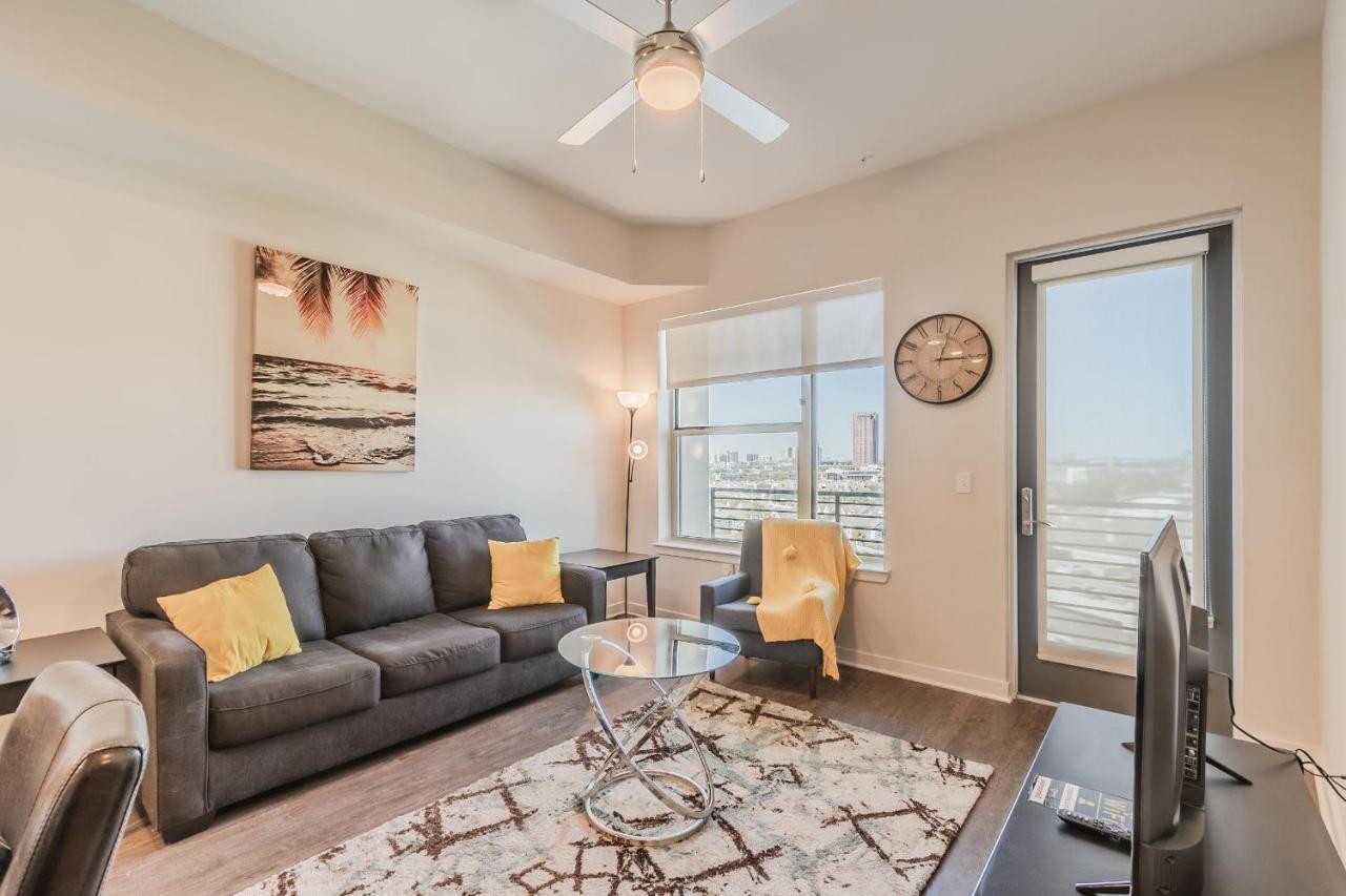 Corporate Suites At Deep Ellum Near Baylor University Medical Center Apartment *