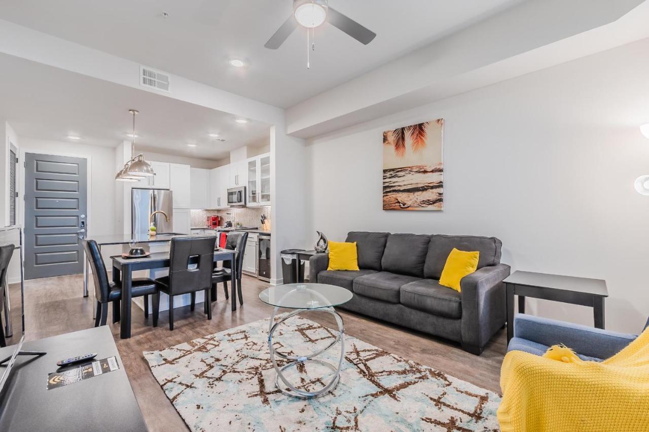 Apartment Corporate Suites At Deep Ellum Near Baylor University Medical Center Dallas