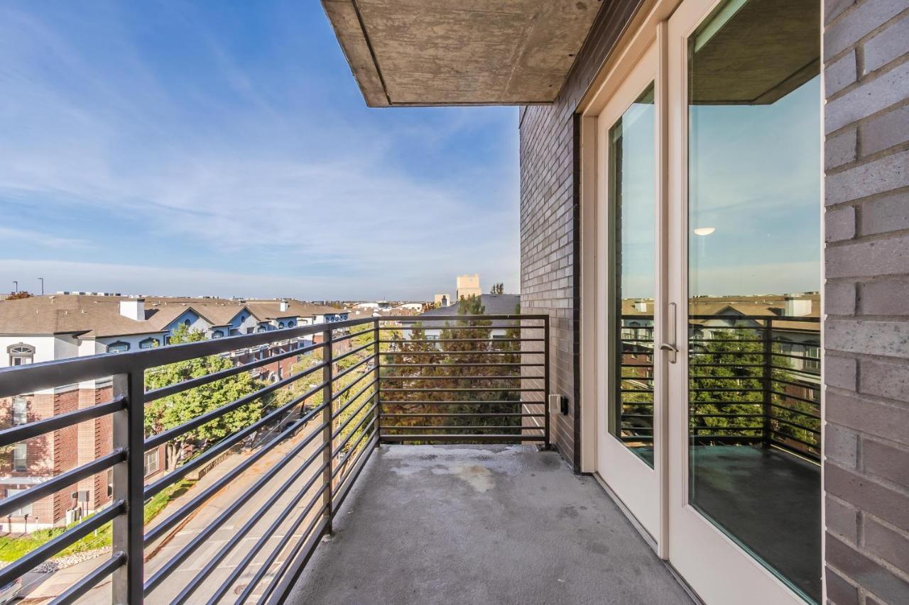 Corporate Suites At Deep Ellum Near Baylor University Medical Center Apartment *