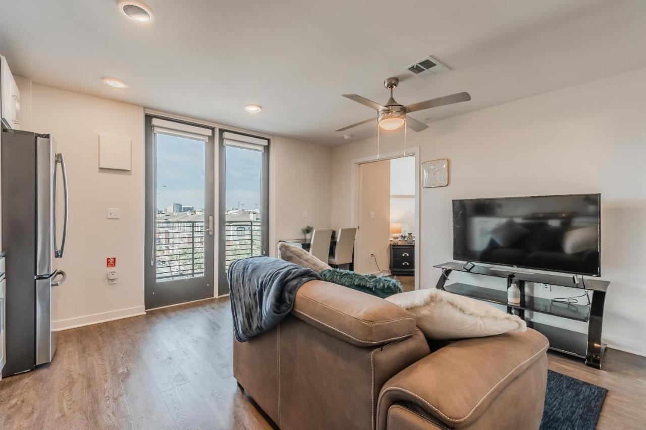 Corporate Suites At Deep Ellum Near Baylor University Medical Center Apartment *