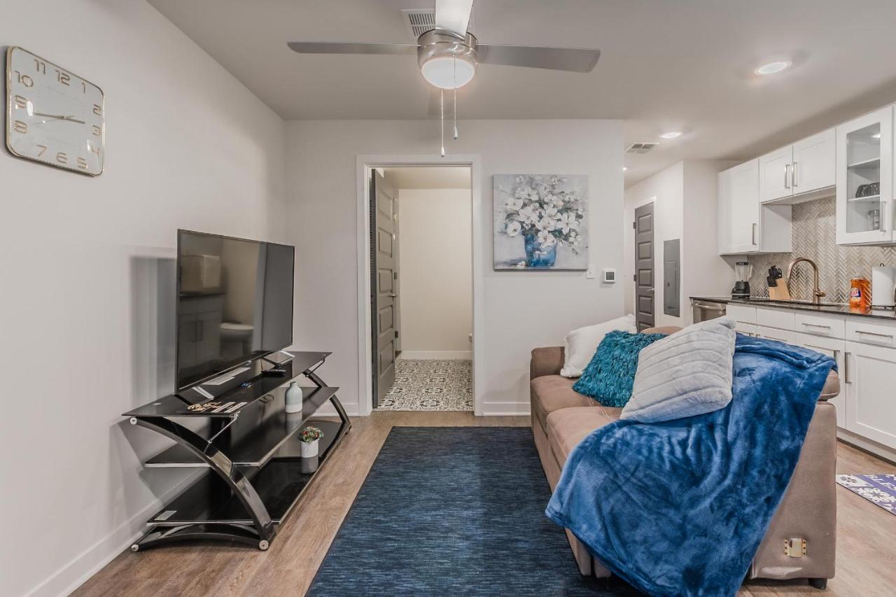 Apartment Corporate Suites At Deep Ellum Near Baylor University Medical Center Dallas