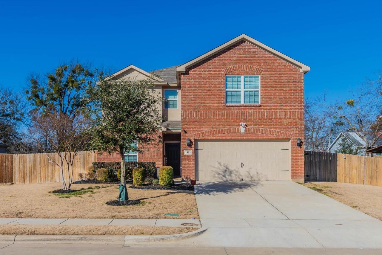 Holiday home Luxury 5br Retreat With Business Amenities - Perfect For Business Travelers, Families & Groups *