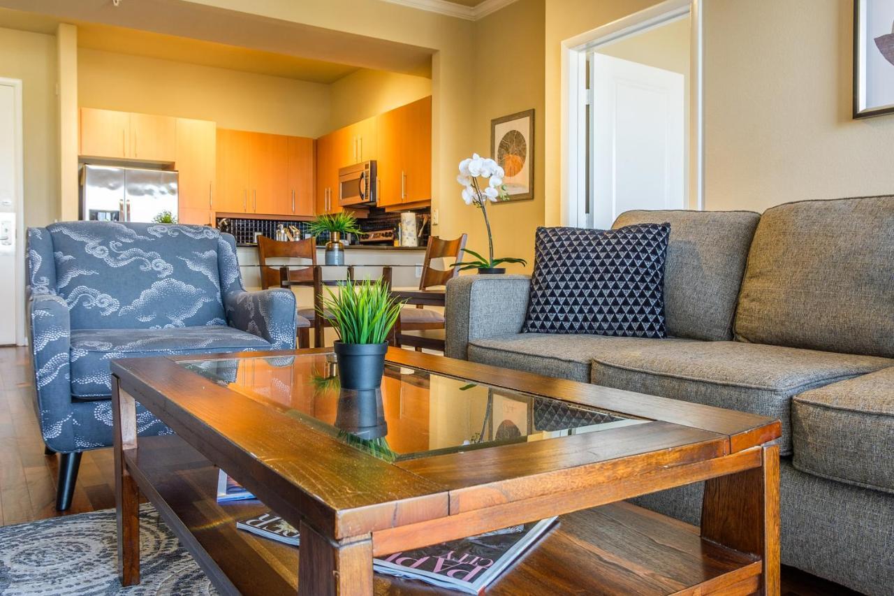 Frontdesk Oakwood Apts Uptown Dallas