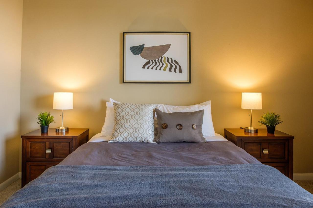 Apartamento Frontdesk Oakwood Apts Uptown Dallas