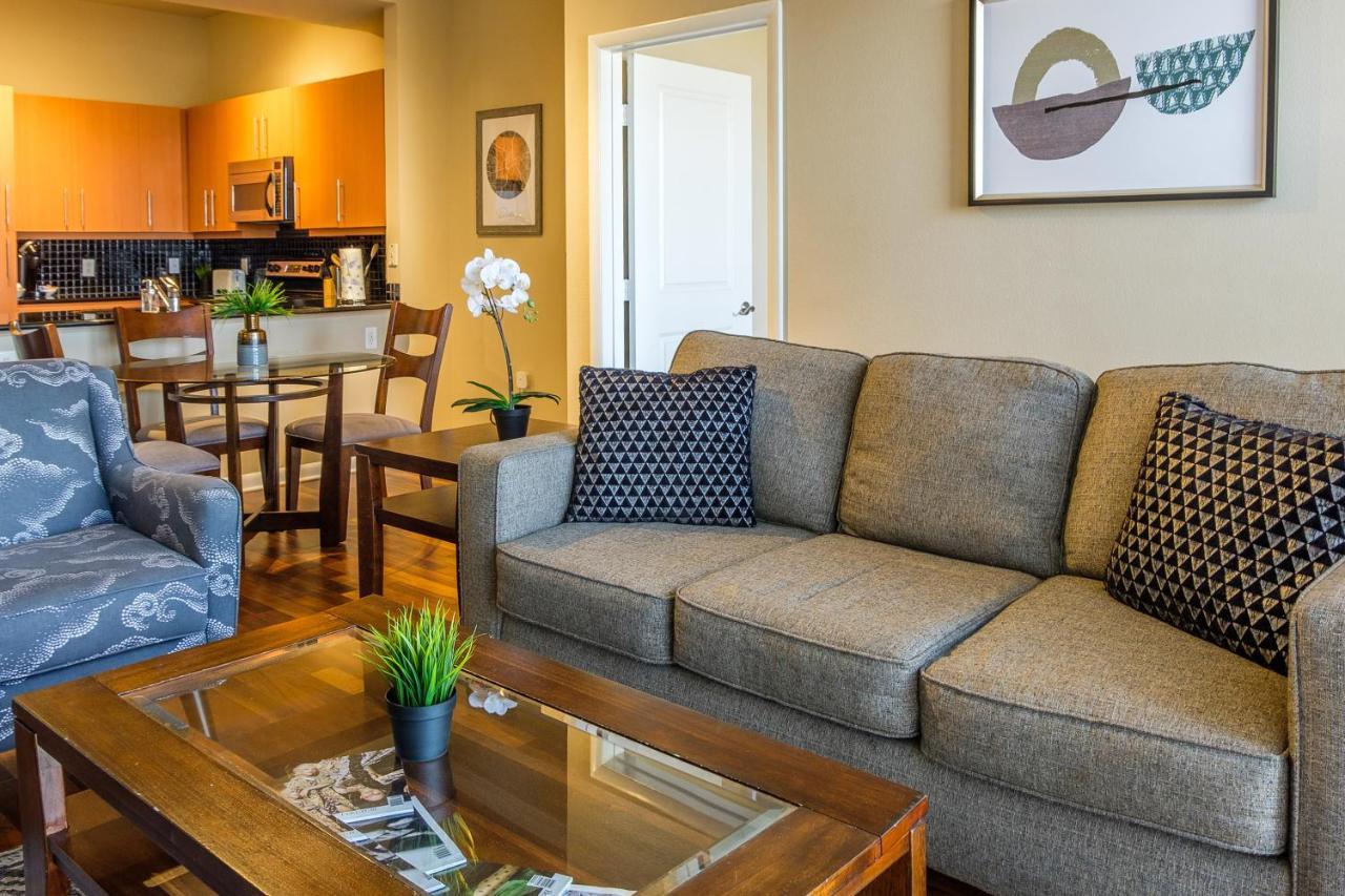 Frontdesk Oakwood Apts Uptown * Dallas