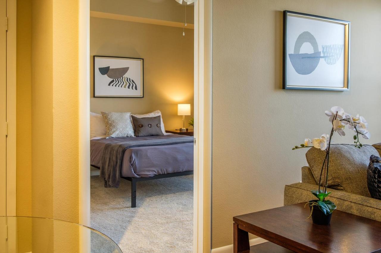 Frontdesk Oakwood Apts Uptown * Dallas