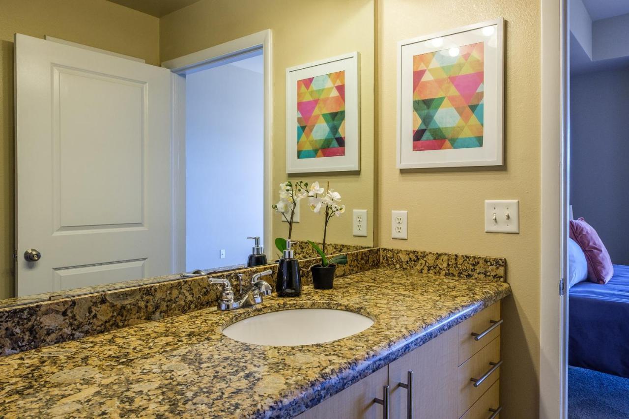 Frontdesk Oakwood Apts Uptown