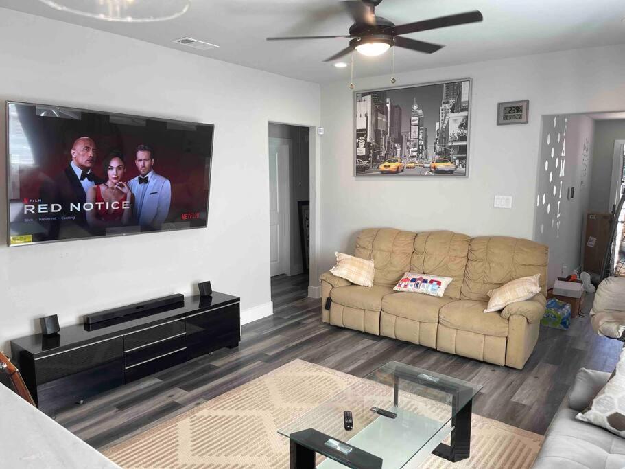 Master Bedroom In A Shared House Near Downtown