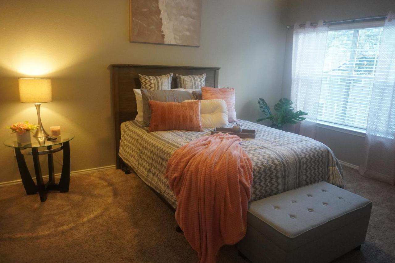 Contemporary Mid-rise By Downtown Apartamento Dallas