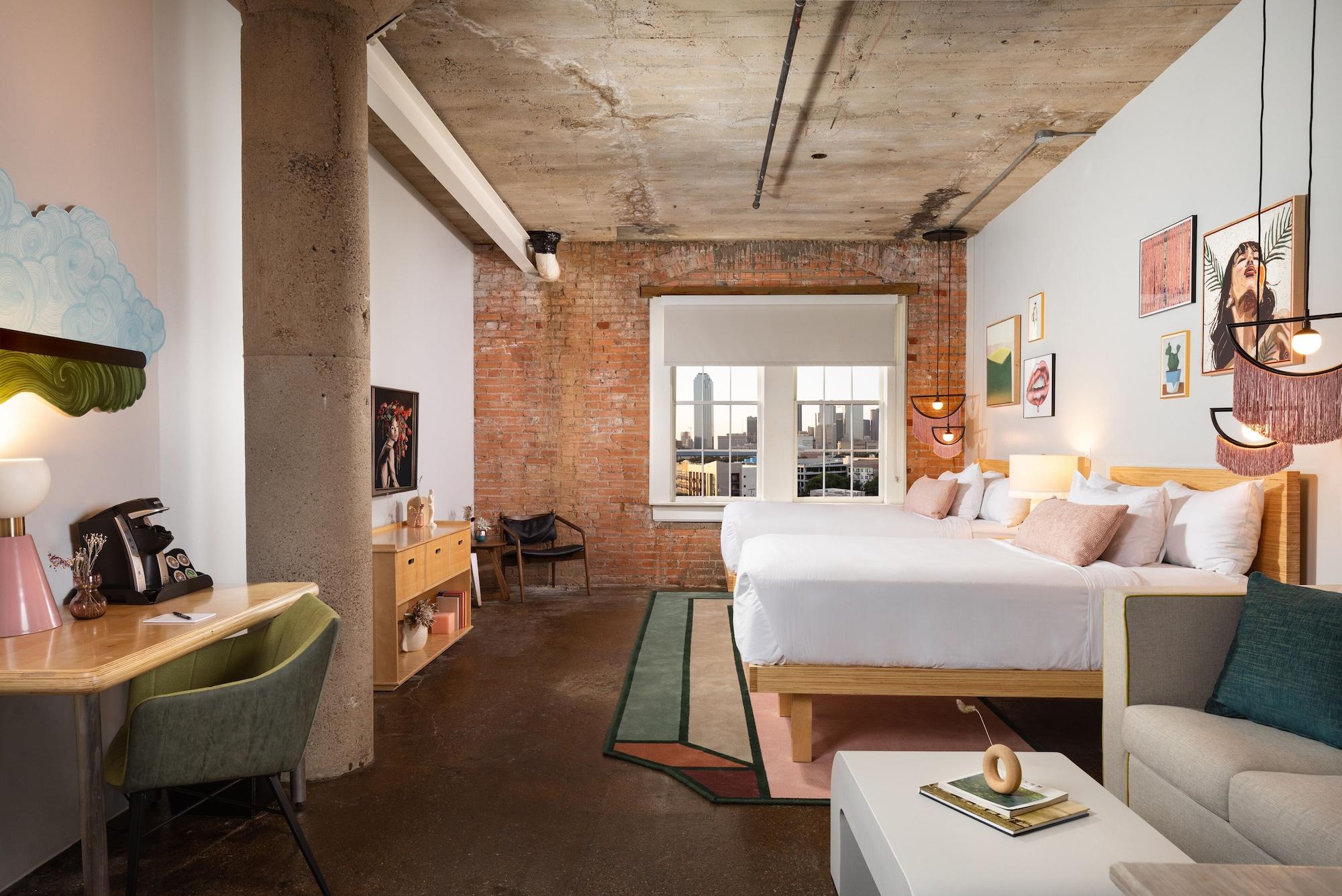 Hotel Canvas