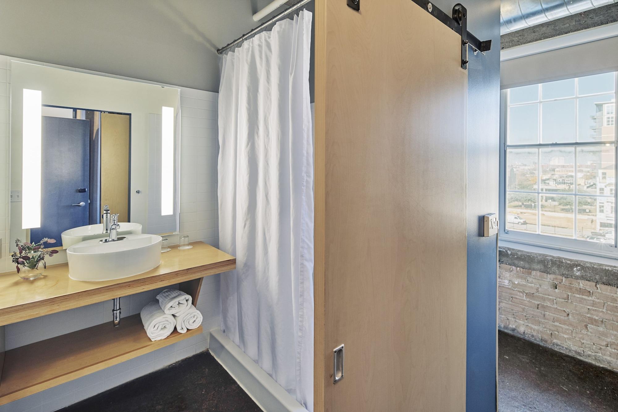 Canvas Hotel Dallas