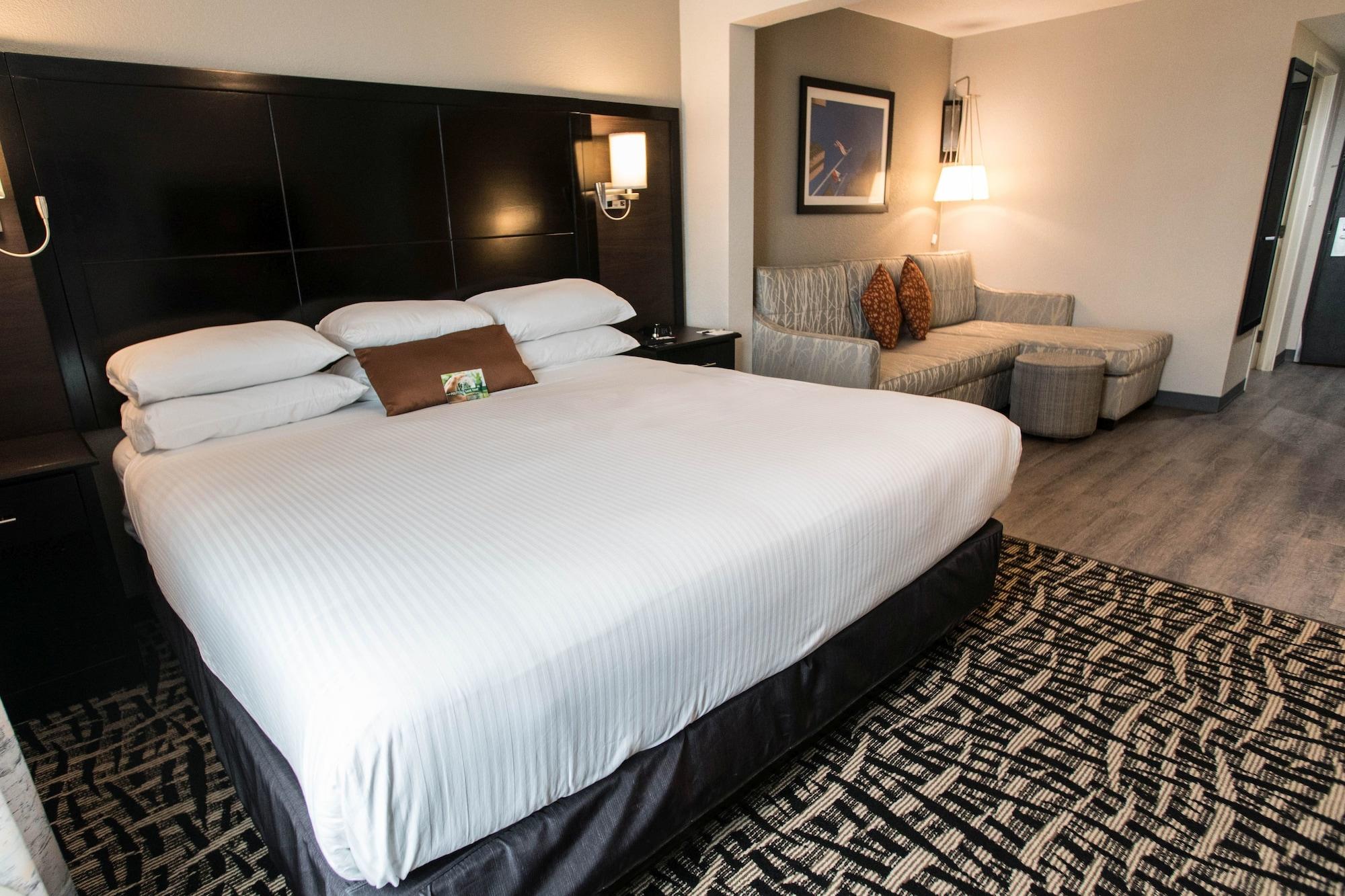 Wingate By Wyndham Field Hotel