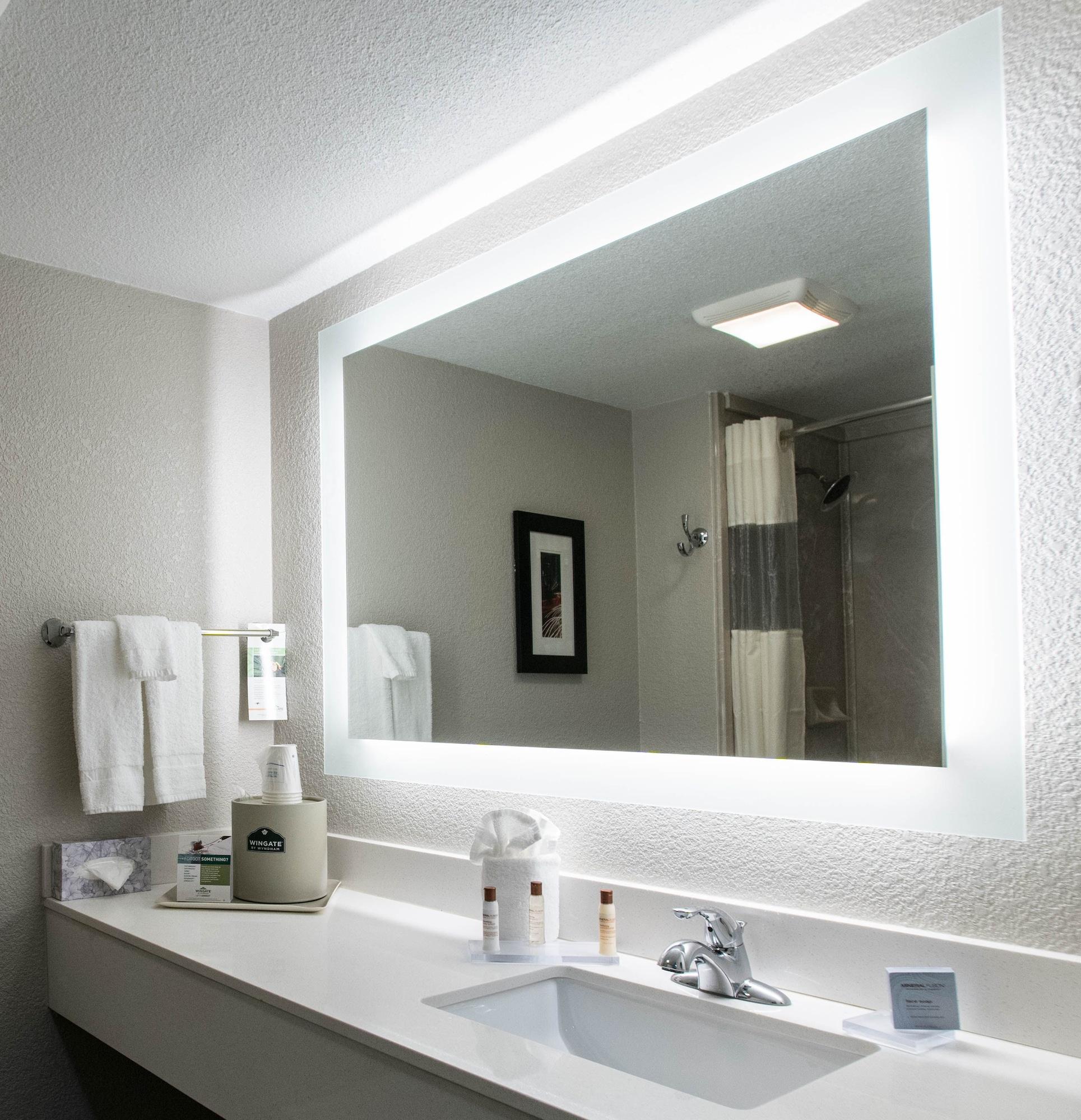 Wingate By Wyndham Field Hotel