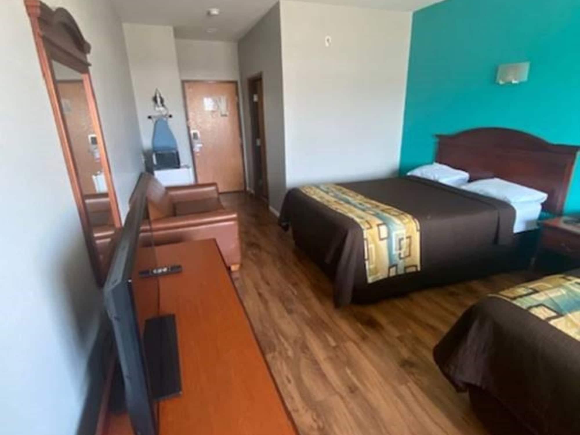 Motel Tropicana And *