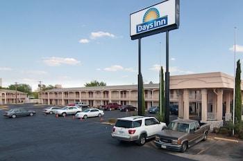 Days By Wyndham Market Center Field 2*