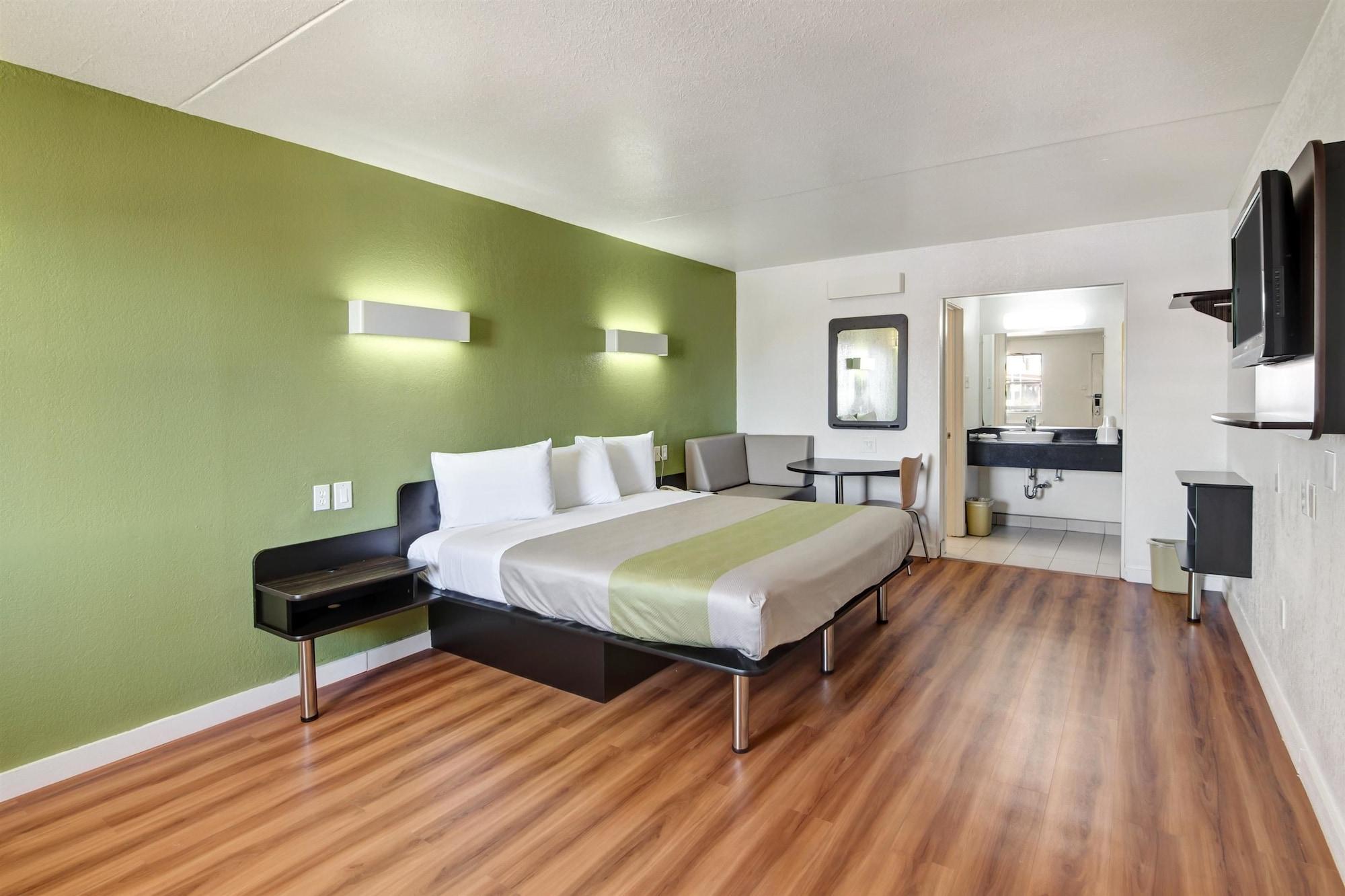 6-dallas, Tx - Forest Lane Hotel