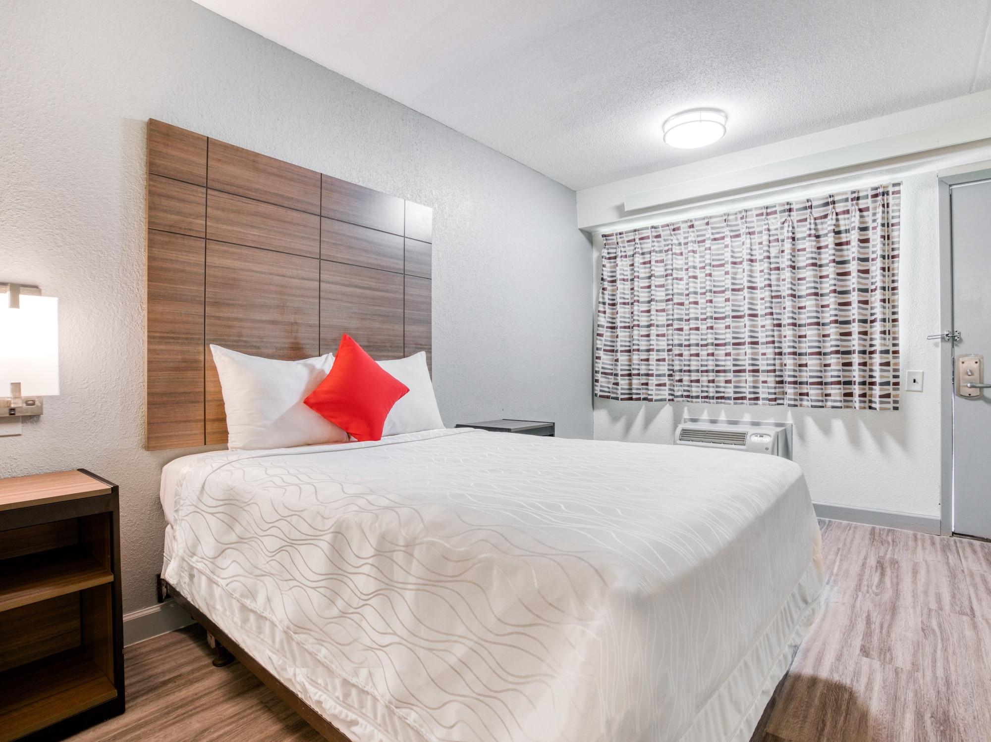 Hotel Field 2*