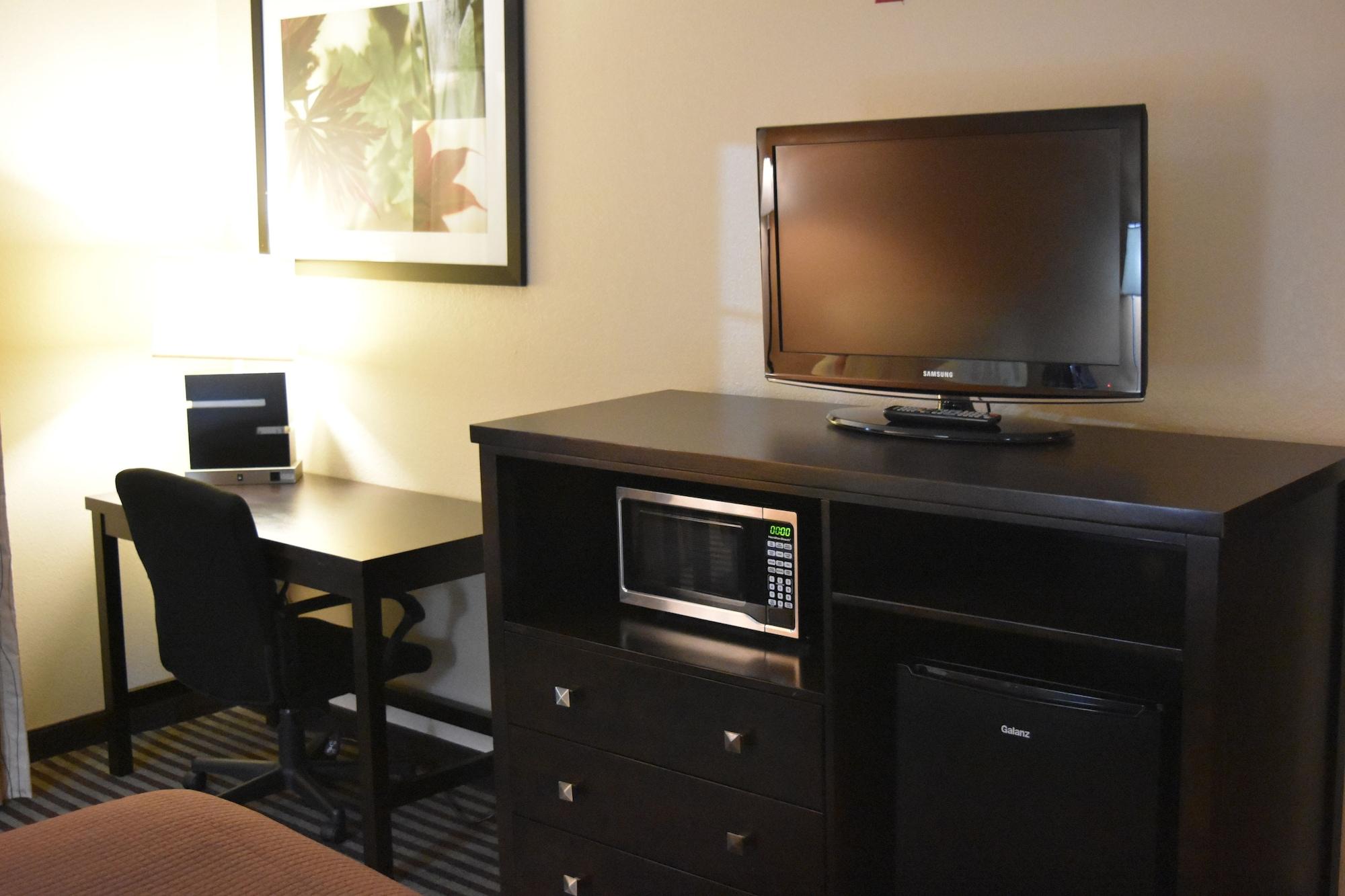 Baymont By Wyndham Dallas/ Field Hotel 3*
