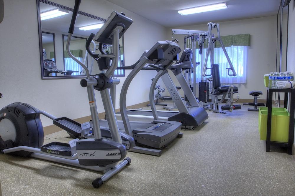 Hotel Baymont By Wyndham Dallas/ Field 3*
