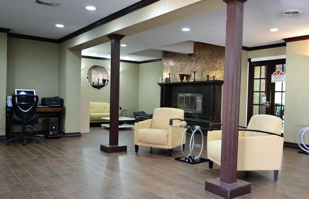 Hawthorn Field Hotel 3*