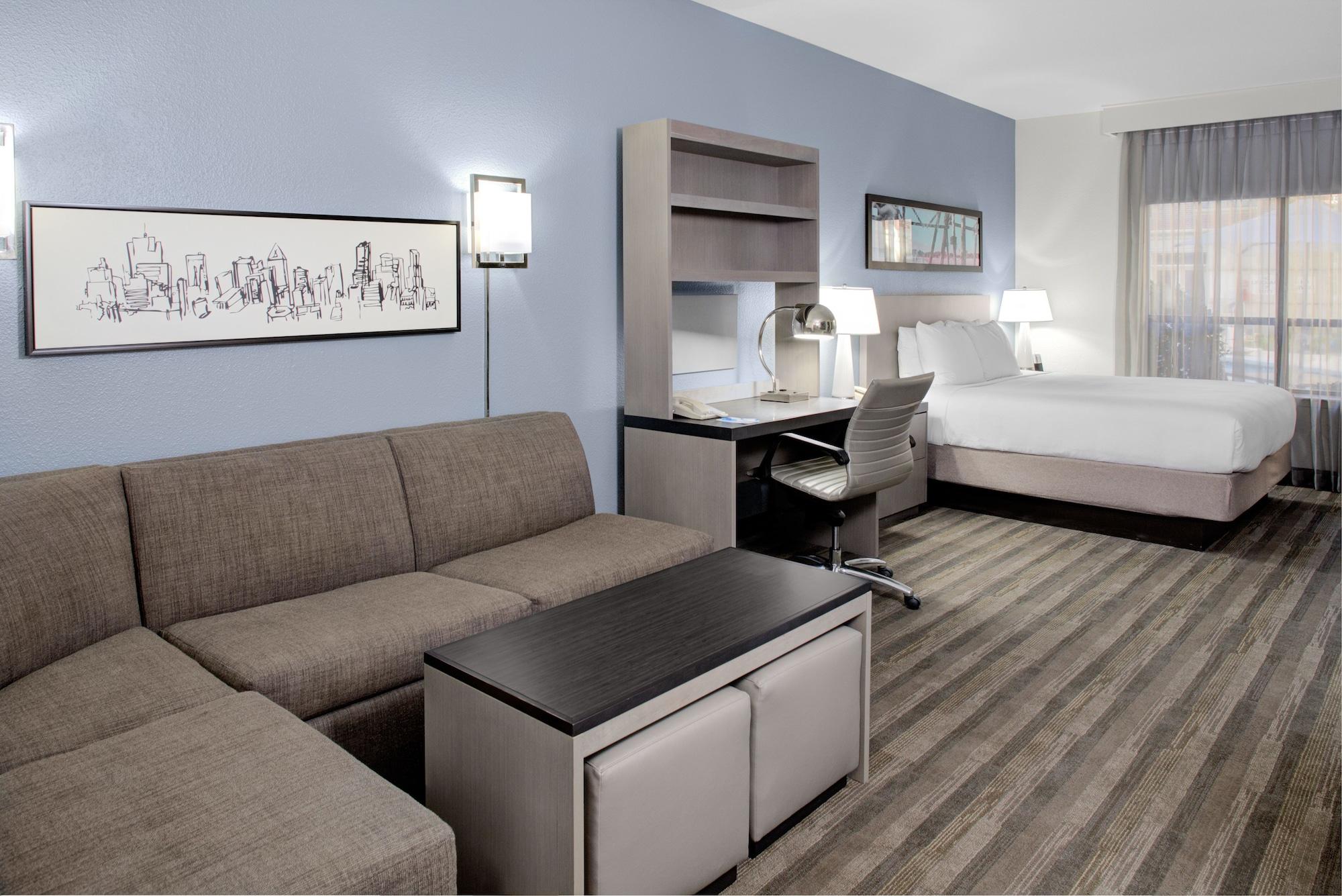 Hyatt House Lincoln Park Hotel