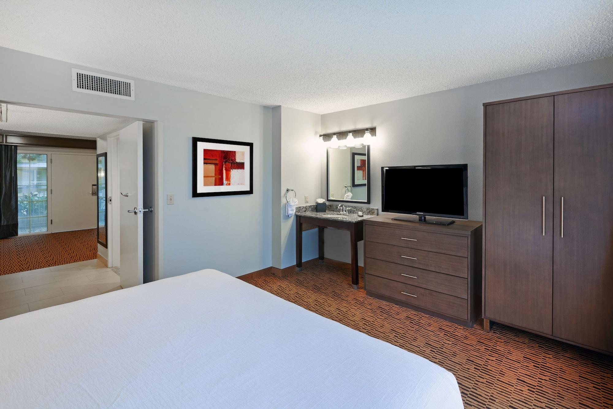Embassy By Hilton Market Center 3*