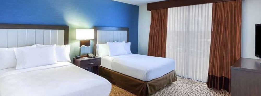 Hotel Embassy By Hilton Market Center Dallas
