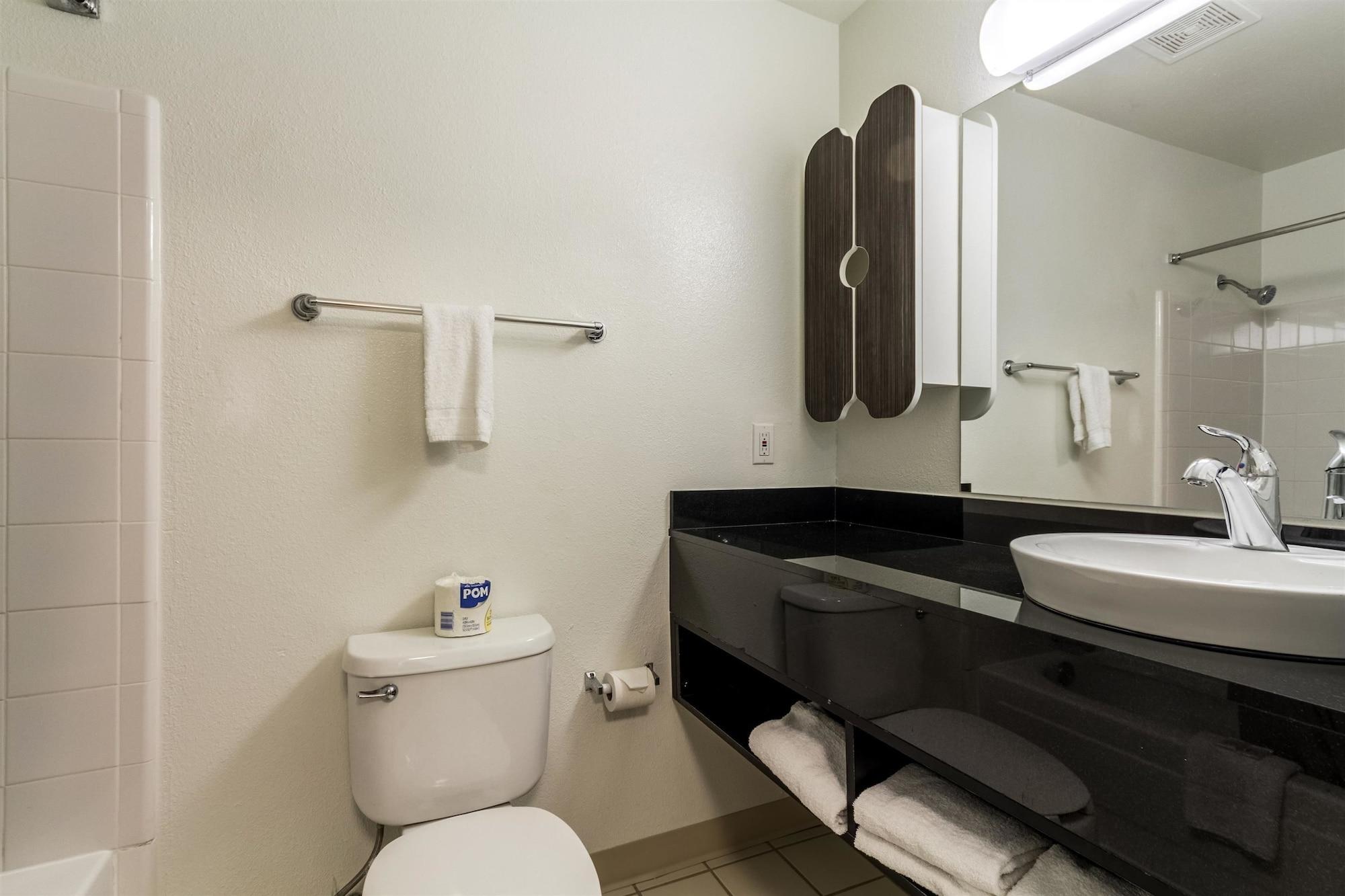 Hotel 6-dallas, Tx - Northwest Dallas