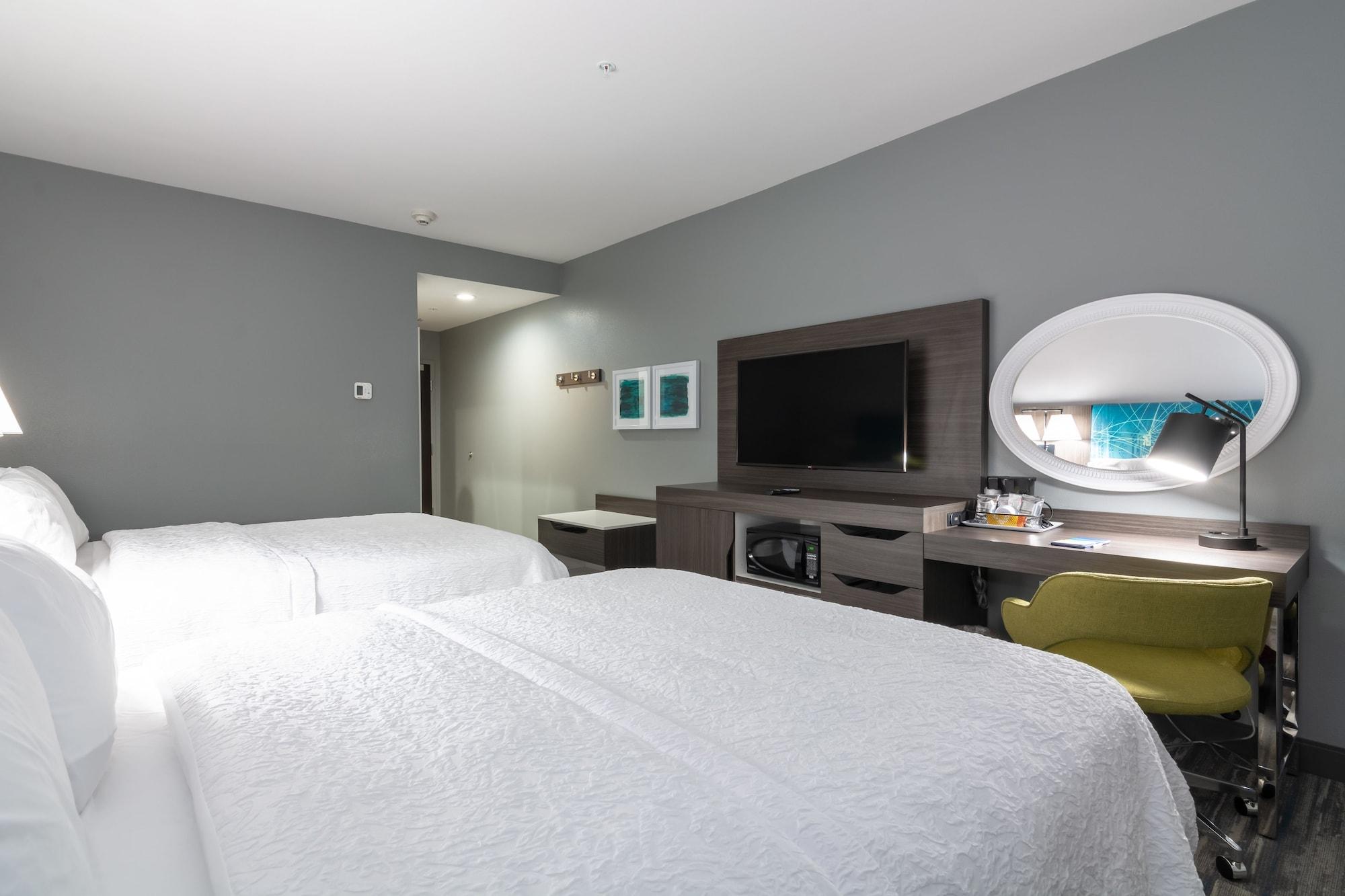 Hampton & East Hotel 3*