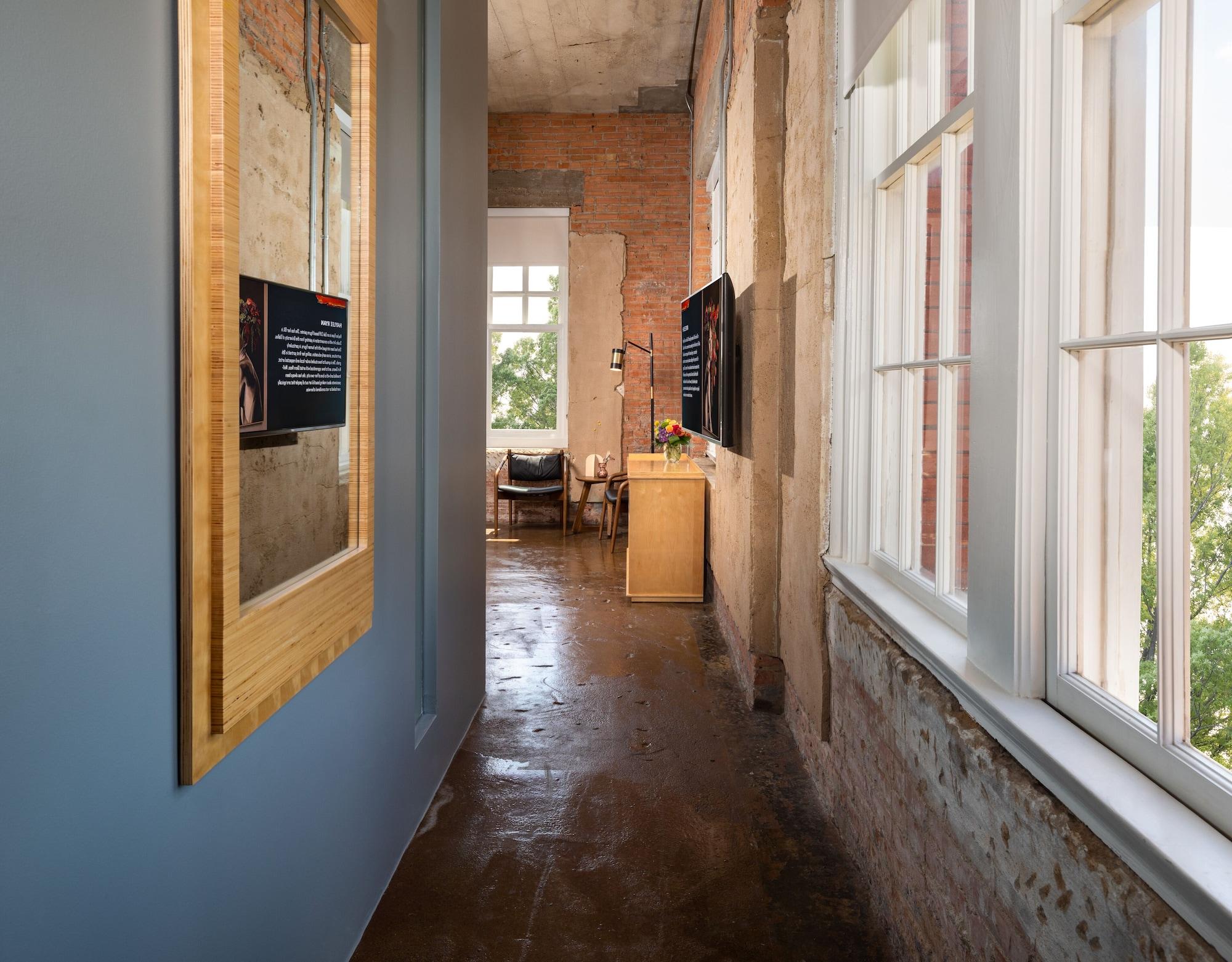 Hotel Canvas 4*