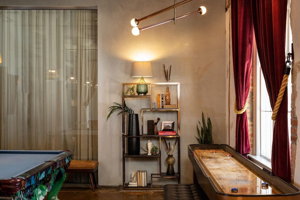 Hotel Canvas 4*