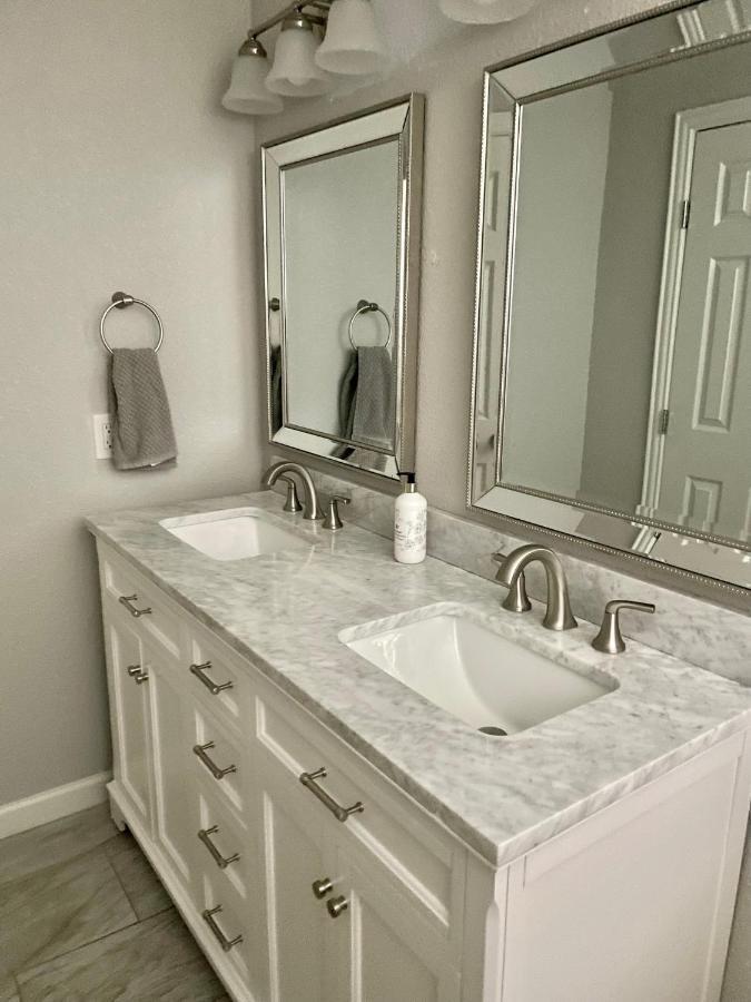 Central Dfw Close To Stadiums And Downtown Dallas!