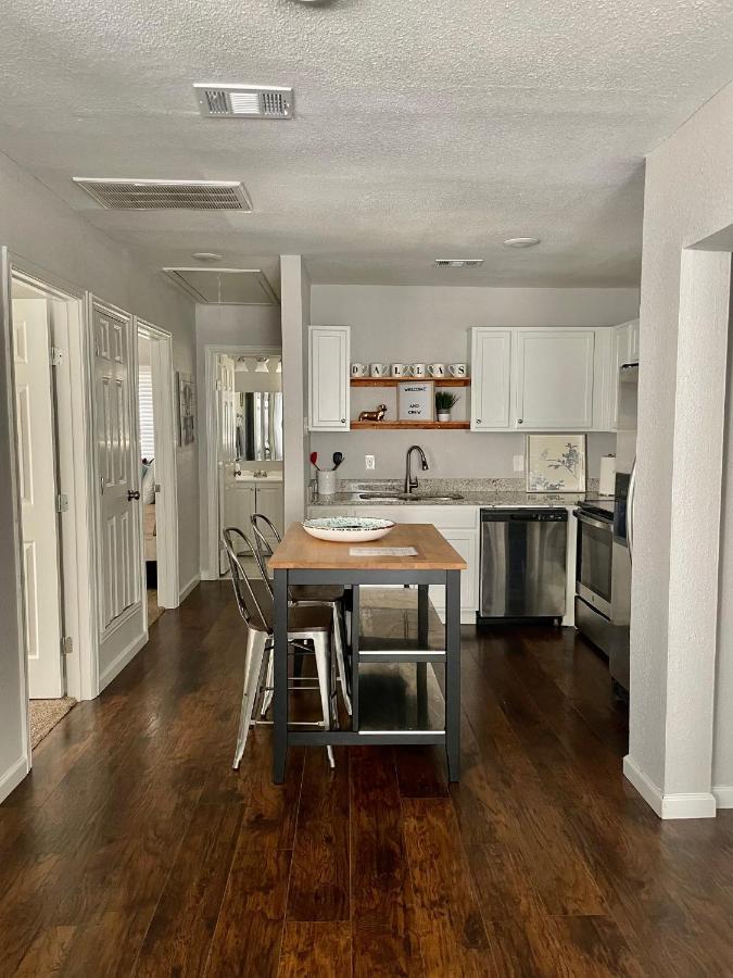 Central Dfw Close To Stadiums And Downtown Dallas! * Dallas