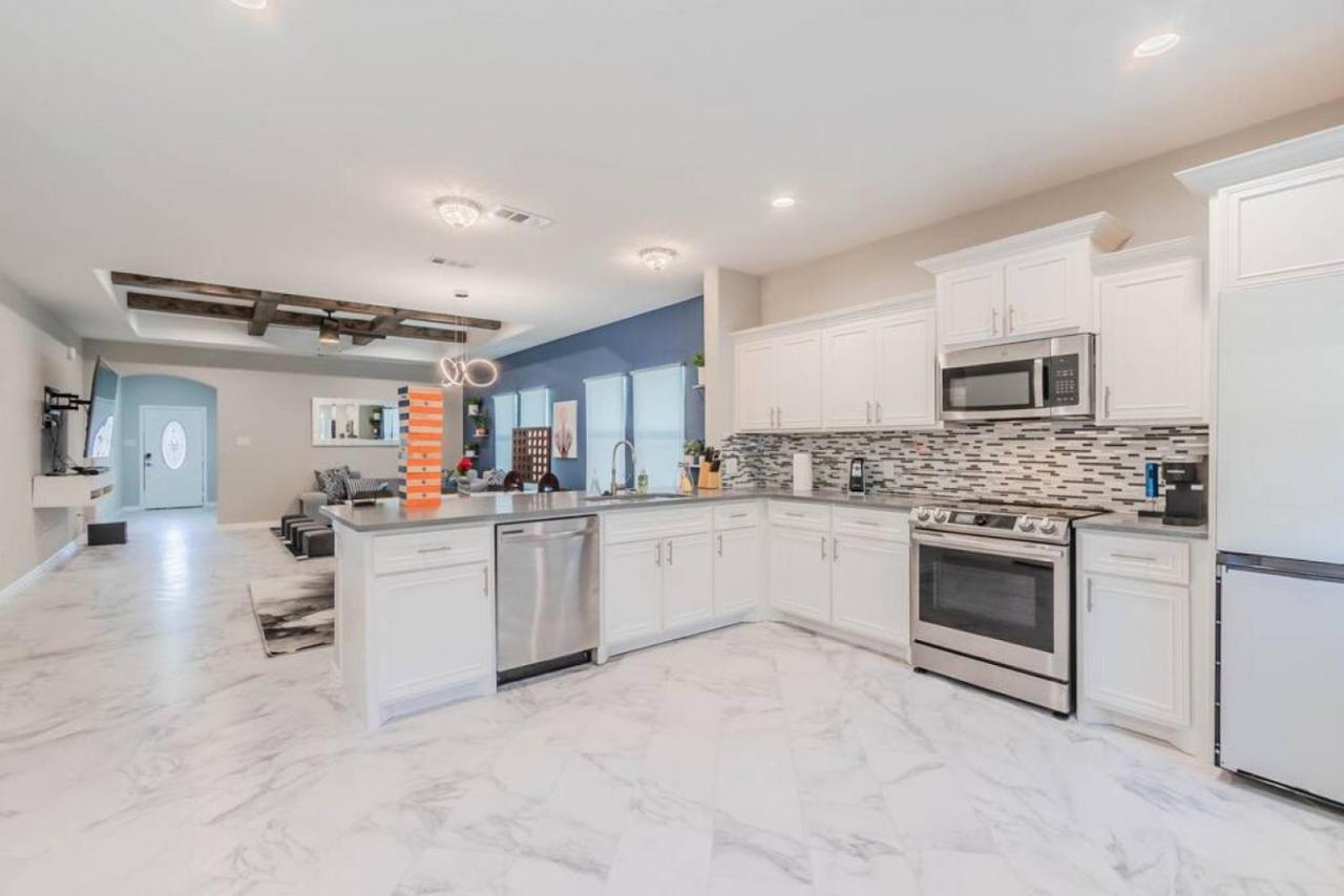 Holiday home Modern 4 Bedroom Near Downtown, Zoo Dallas