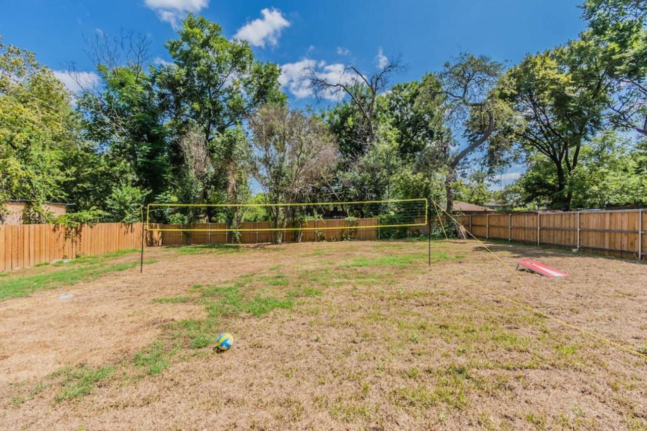 Modern 4 Bedroom Near Downtown, Zoo Holiday home *