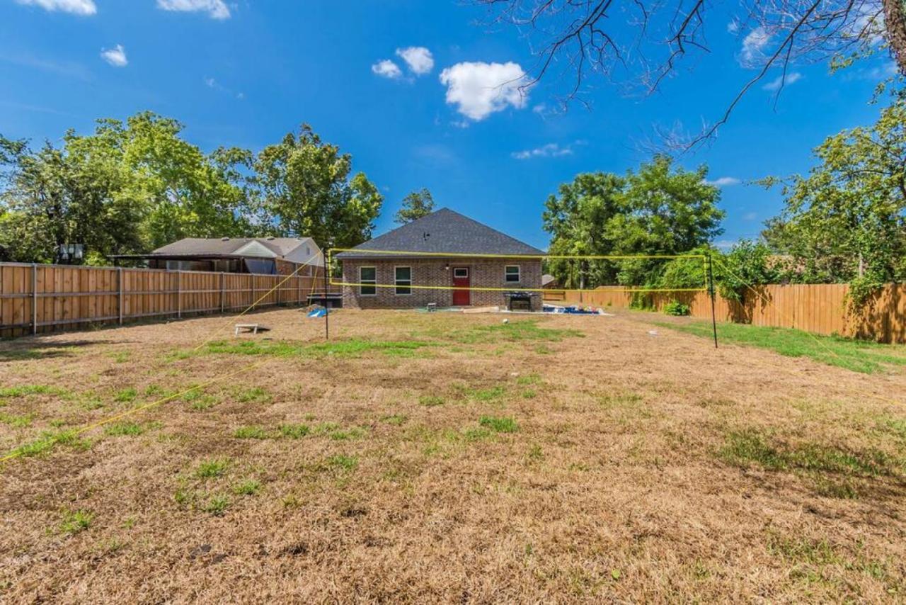 Modern 4 Bedroom Near Downtown, Zoo Dallas