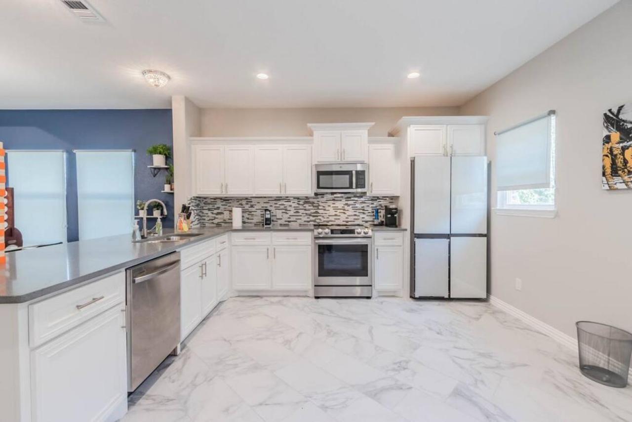 Holiday home Modern 4 Bedroom Near Downtown, Zoo Dallas