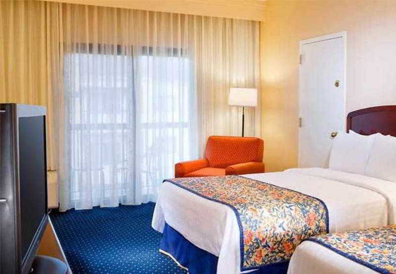 Courtyard By Marriott Northwest Hotel 3*