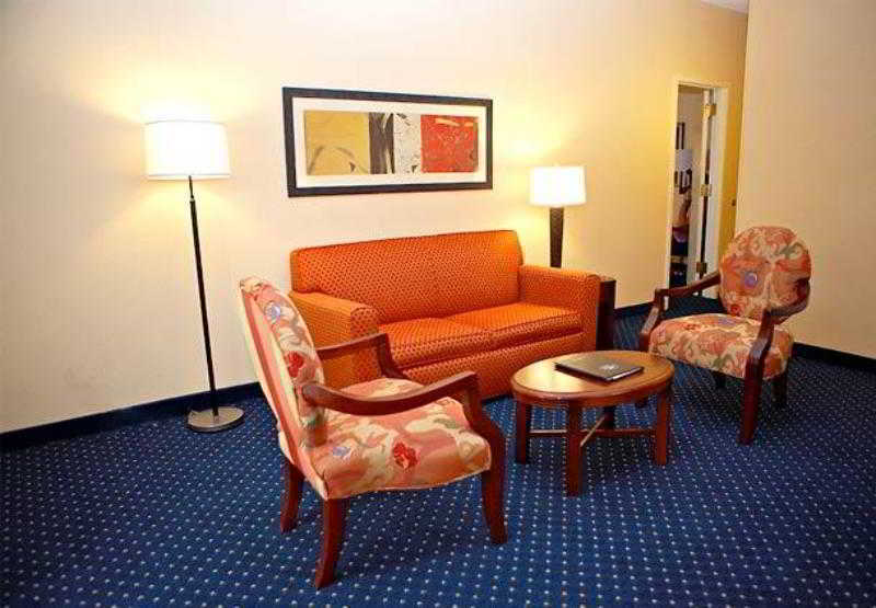 Courtyard By Marriott Northwest