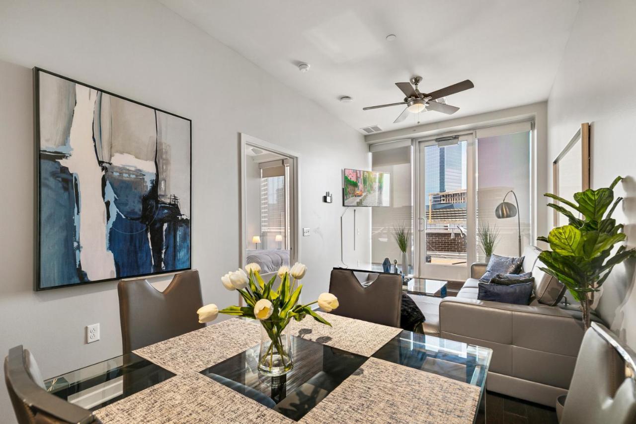 2br Premium Penthouse With Downtown Views Apartment