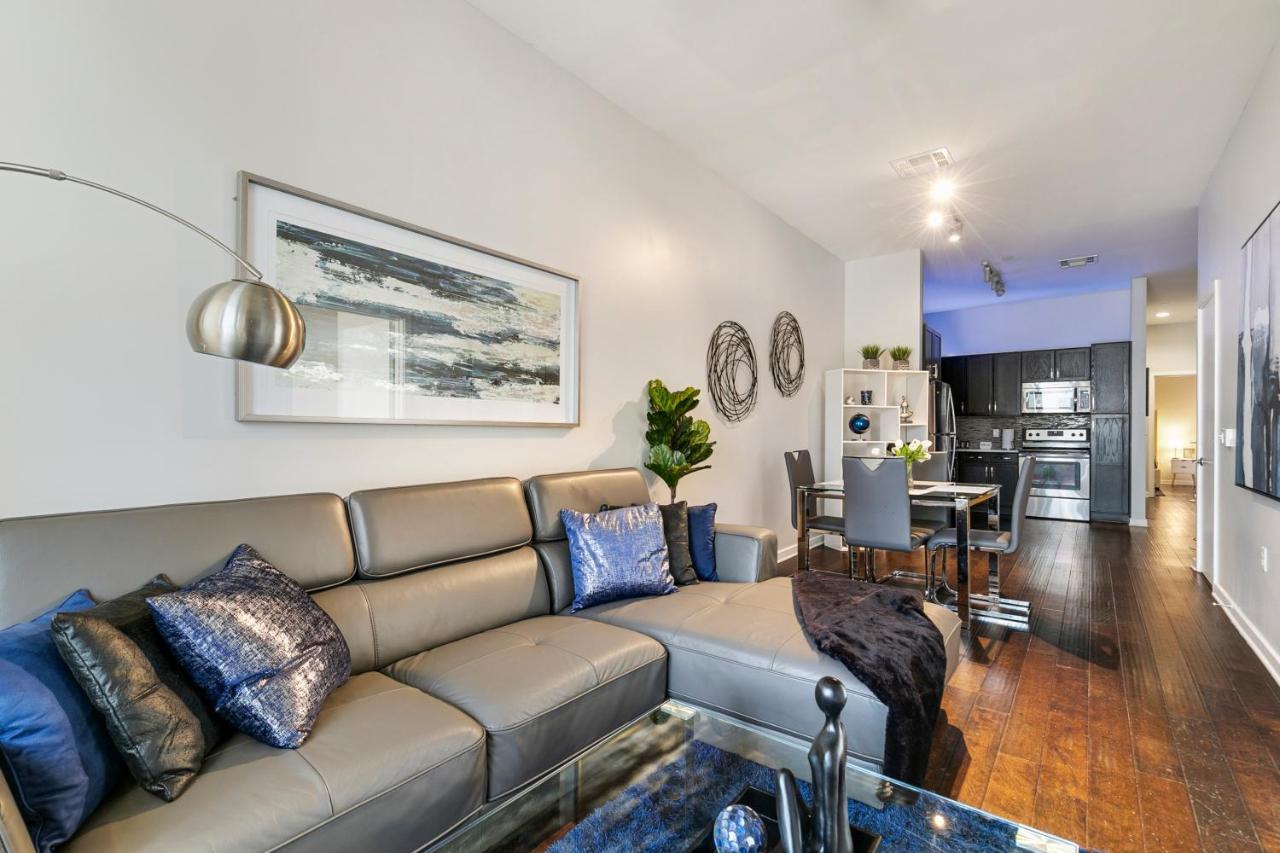 Apartment 2br Premium Penthouse With Downtown Views *