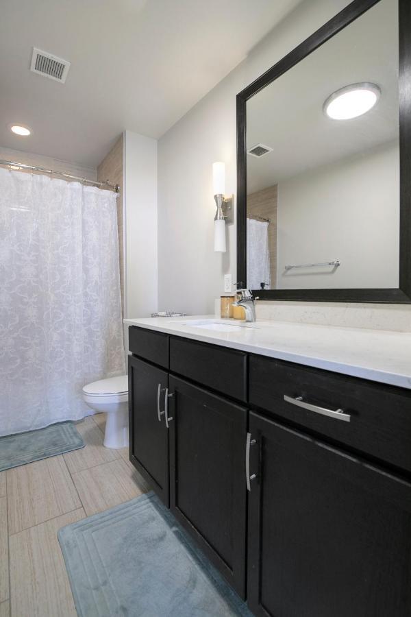 2br Premium Penthouse With Downtown Views *