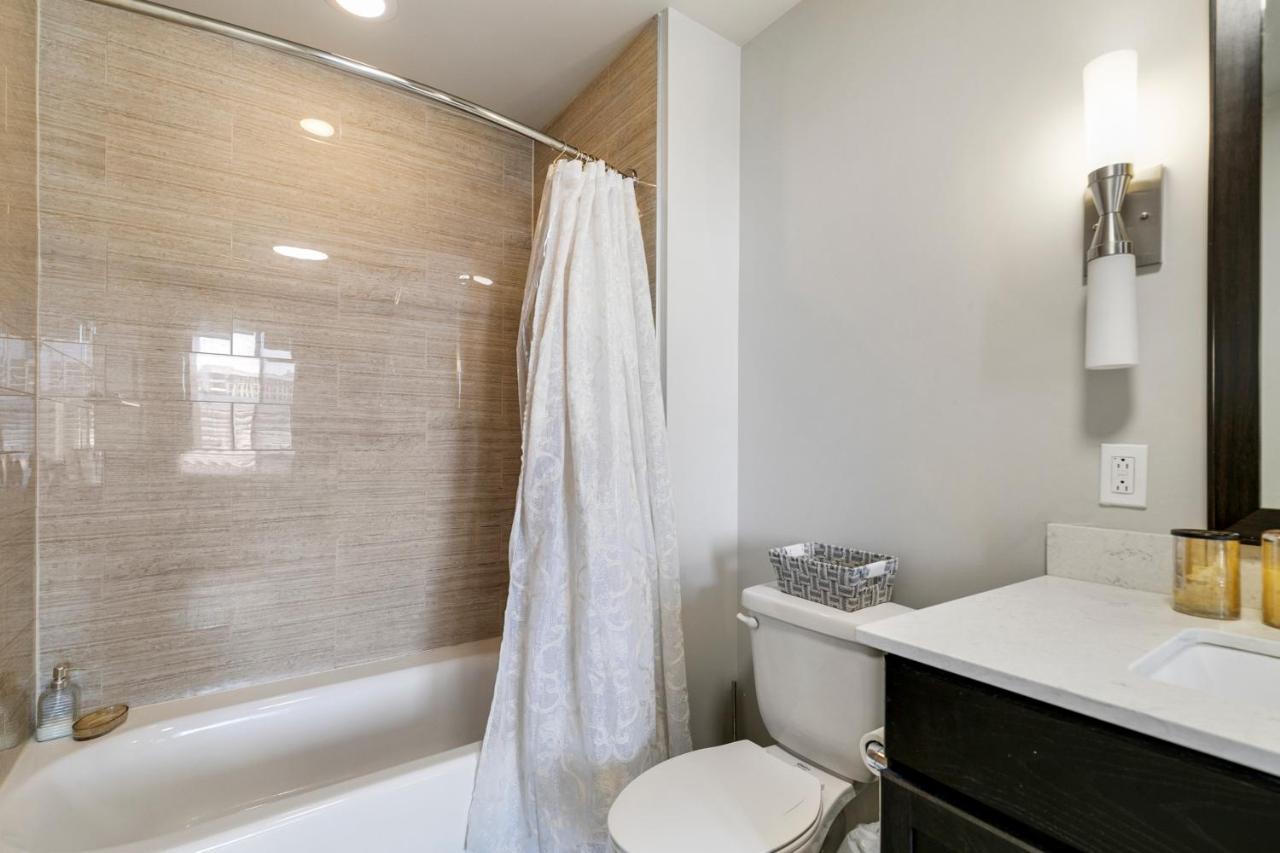 2br Premium Penthouse With Downtown Views *