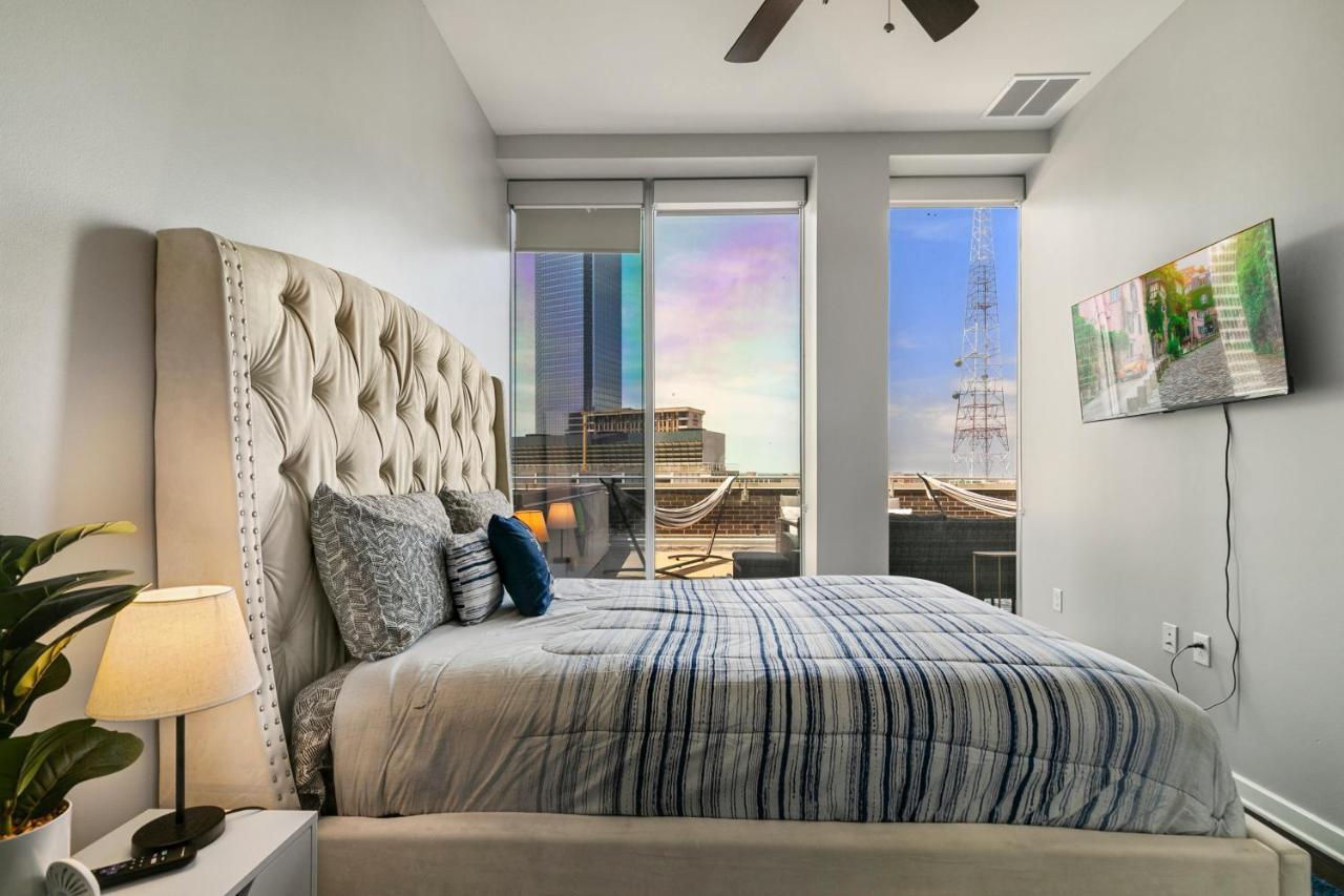 Apartment 2br Premium Penthouse With Downtown Views